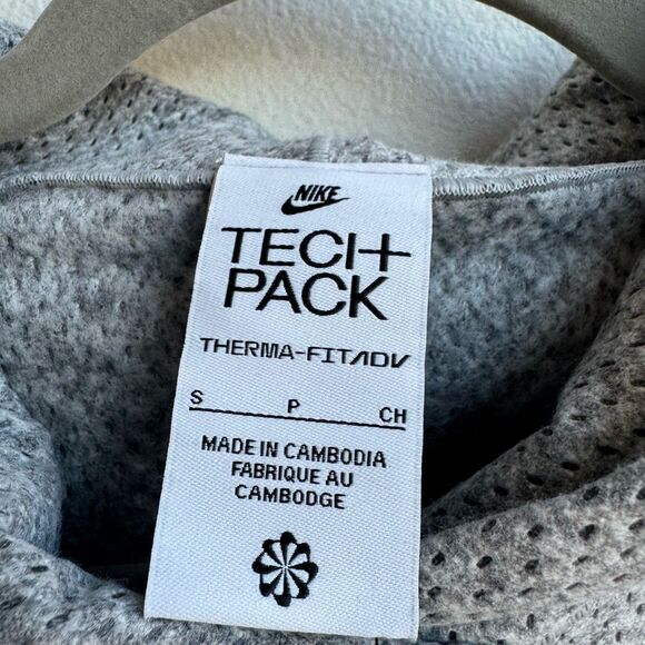 NWT Nike Forward Hoodie Tech Pack Therma-FIT Oversized Pullover Size Small - Picture 4 of 6